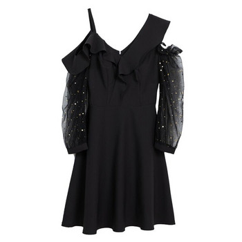 Stilinga moteriška juoda suknelė ilgomis rankovėmis ir špico iškirpte