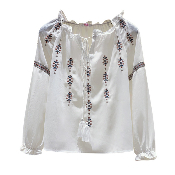 Új modell női blúz ovális nyakkivágással és hímzéssel