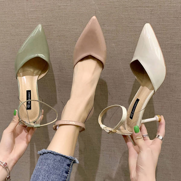 Moteriškos lakuotos odos basutės aukštu plonu kulnu