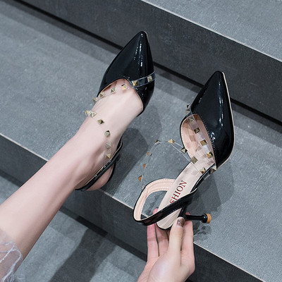 Šiuolaikinės moteriškos basutės su silikoninėmis petnešėlėmis