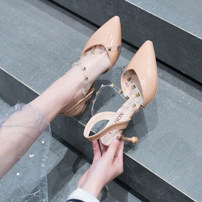 Šiuolaikinės moteriškos basutės su silikoninėmis petnešėlėmis