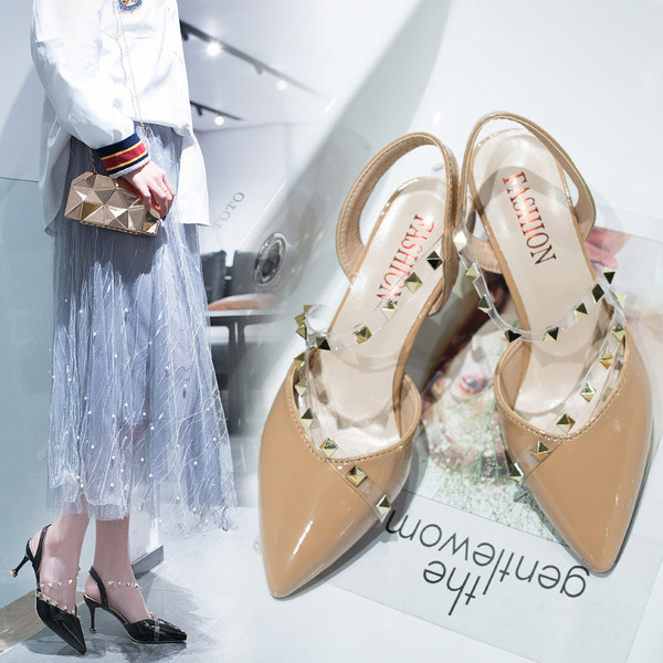 Šiuolaikinės moteriškos basutės su silikoninėmis petnešėlėmis