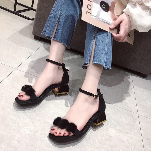 Sandale de damă elegante cu toc pătrat și element de puf