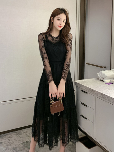 Rol lung de damă elegant cu mâneci din dantelă în negru