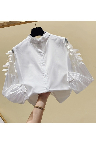 Modern női ing alacsony gallérral, tüllel, csipkével és 3D elemmel