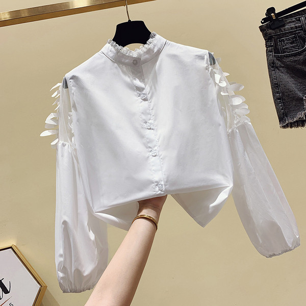 Модерна дамска риза с ниска яка,тюл,дантела и 3D елемент
