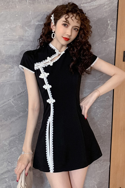 Rochie scurta de dama cu maneci scurte si dantela