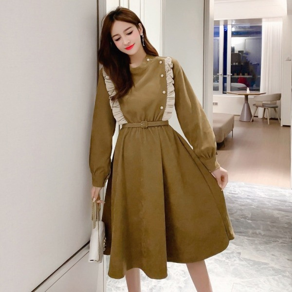 Ежедневна дамска рокля с копчета и дълги ръкави