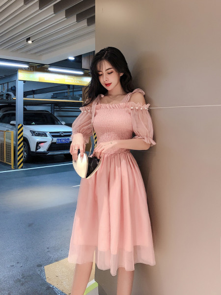 Rochie de dama eleganta cu tul si umerii goi