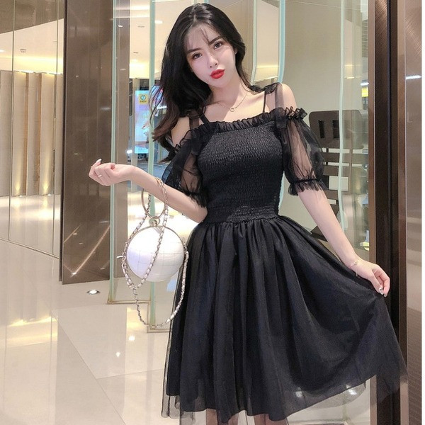 Rochie de dama eleganta cu tul si umerii goi