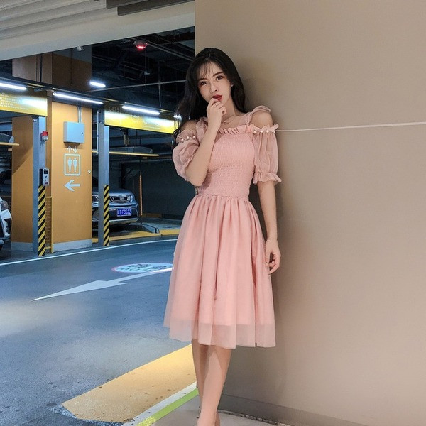 Rochie de dama eleganta cu tul si umerii goi