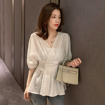 Cămașă de damă cu decolteu spitz și mâneci scurte