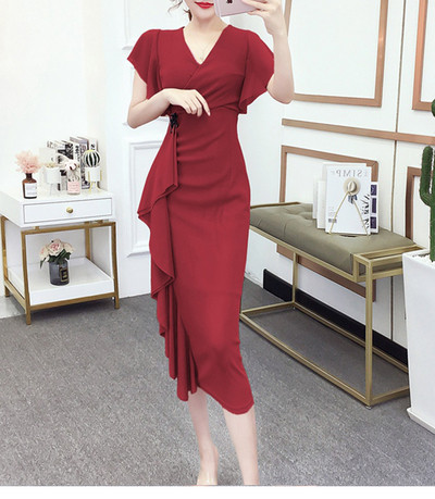 Дълга дамска рокля с къс ръкав и шпиц деколте