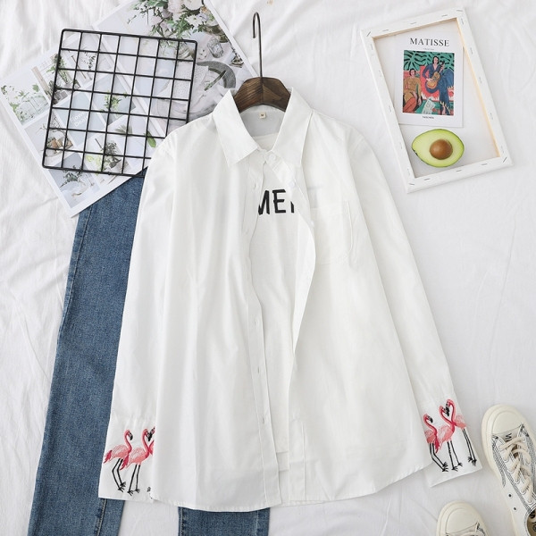 Naujo modelio moteriški marškiniai su klasikine apykakle ir siuvinėjimu