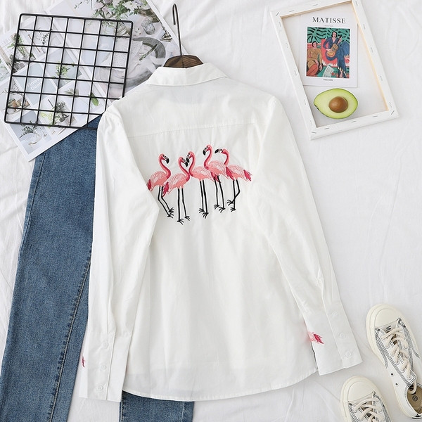 Naujo modelio moteriški marškiniai su klasikine apykakle ir siuvinėjimu