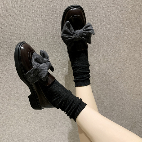 Pantofi moderni de dama din piele ecologica si panglica