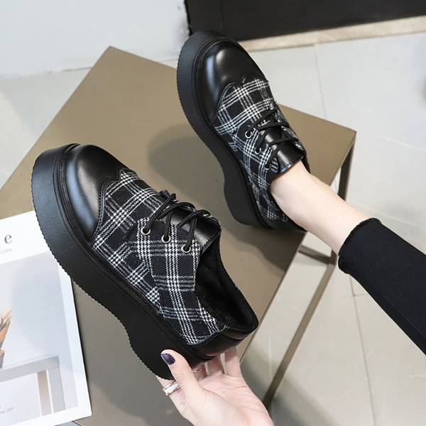 Pantofi de dama in carouri cu talpa plate si sireturi