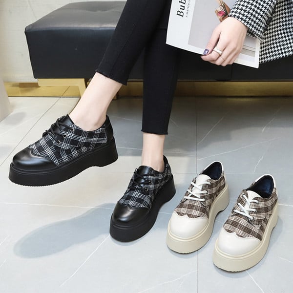 Pantofi de dama in carouri cu talpa plate si sireturi