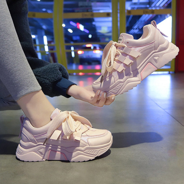 Moteriški sportiniai ir laisvalaikio sportbačiai su spalvingais kaklaraiščiais