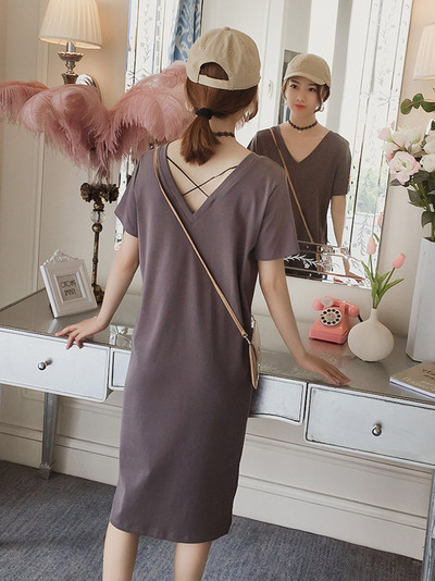 Ежедневна дамска рокля с къс ръкав и шпиц деколте