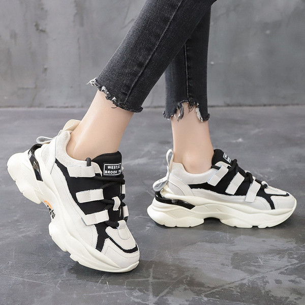 Sporta un ikdienas sieviešu kedas ar krāsainām saitēm