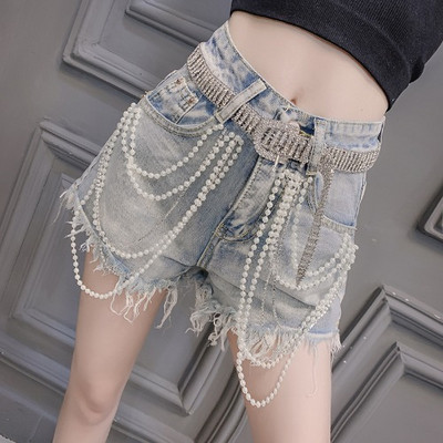 Naujas trumpų džinsų modelis ir diržas su perlais ir akmenimis