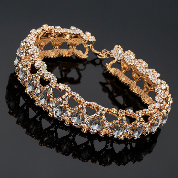 Colier elegant de dama cu pietre argintii