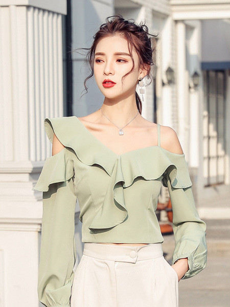 Modern női blúz hosszú ujjal és csupasz váll