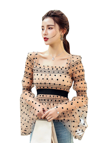 Moteriška šiuolaikiška ruonių palaidinė krentančiomis rankovėmis