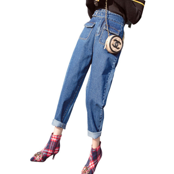 Moteriškų aktualių džinsų tiesus modelis aukštu juosmeniu ir kišenėmis