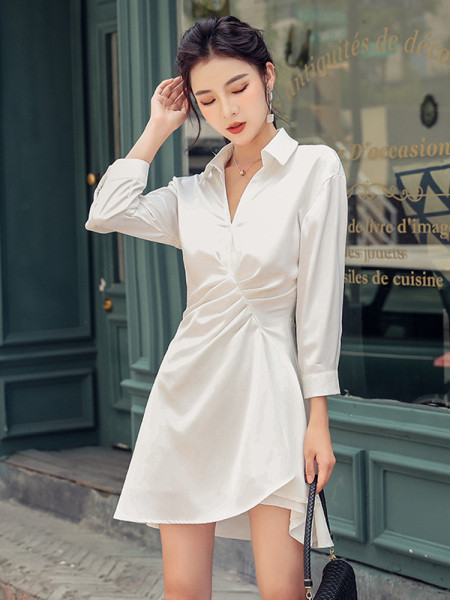 Elegantna ženska haljina s klasičnom kragnom i dugim rukavima