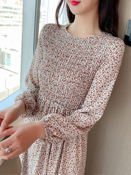 Rochie lungă casual de damă cu model floral și mâneci lungi