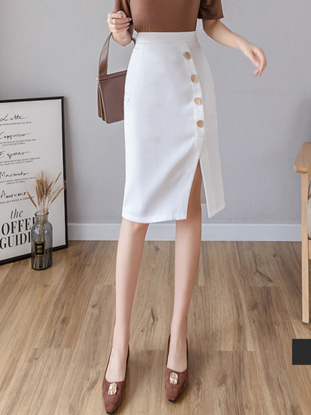 Moteriškas modernus tiesaus rašto sijonas su skeltuku ir sagomis