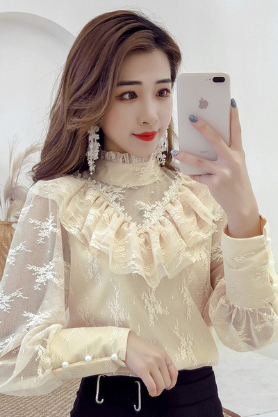 Cămașă topică de damă cu guler înalt și dantelă