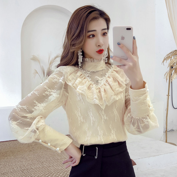 Cămașă topică de damă cu guler înalt și dantelă