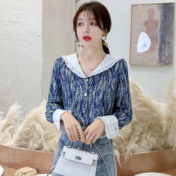 Moteriški aktualūs marškiniai su gėlių raštu ir ilgomis rankovėmis