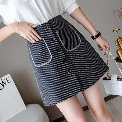 Дамска ежедневна пола прав модел с джобове и копчета