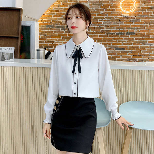 Дамска актуална риза с класическа яка и дълъг ръкав