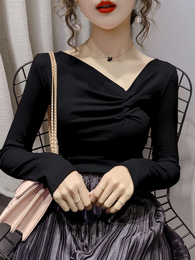 Дамска ежедневна блуза втален модел с шпиц деколте и дълъг ръкав
