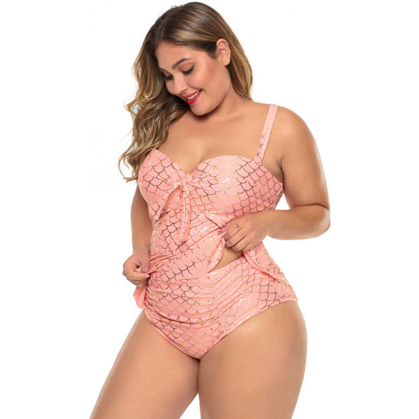 Veliki kupaći kostim s naramenicama i sjajnim efektom