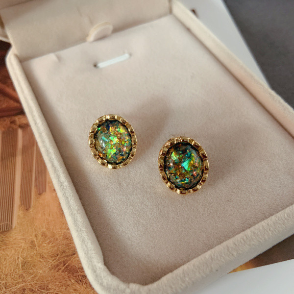 Modern kerek fülbevaló színes kövekkel