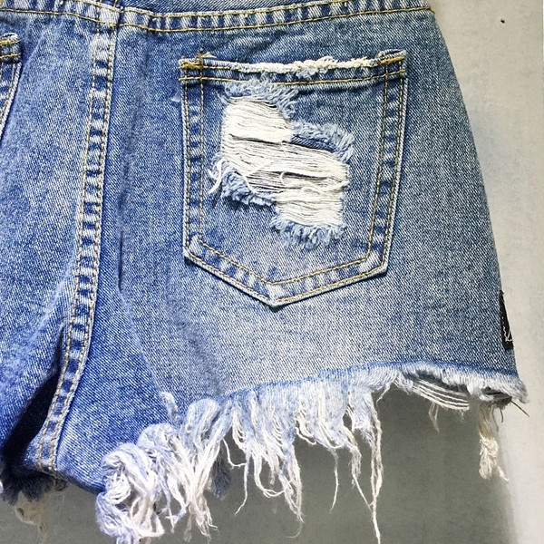 Hitid suvised naiste teksapüksid vööga