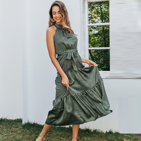 Модерна дамска дълга рокля с голи рамене и колан в зелен цвят 