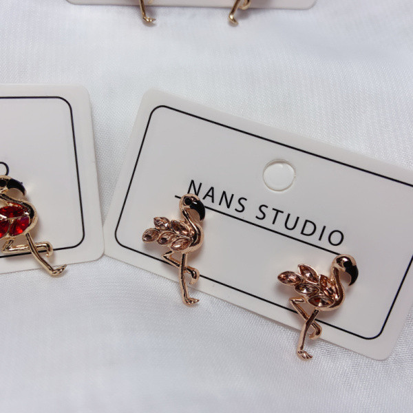 Ženske moderne naušnice s kamenčićima različitih boja