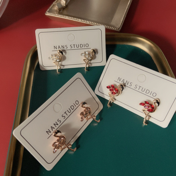 Ženske moderne naušnice s kamenčićima različitih boja