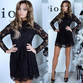 Стилна  дамска  къса рокля с дълъг ръкав и дантела  