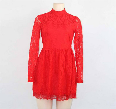 Стилна  дамска  къса рокля с дълъг ръкав и дантела  