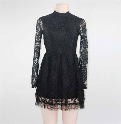 Стилна  дамска  къса рокля с дълъг ръкав и дантела  