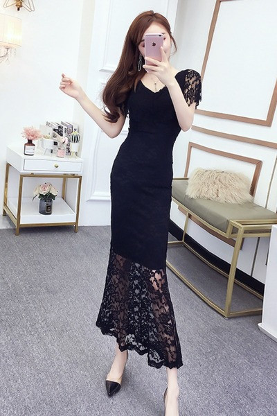 Naiste pikk pitsi ja lühikeste varrukatega kleit