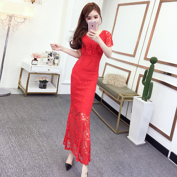 Naiste pikk pitsi ja lühikeste varrukatega kleit